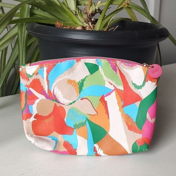 Ipsy‎ May 2023 Glam Bag - Picture 3 of 5